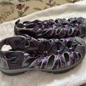 Women Keen Sandal Excellent condition! Tropical Purple